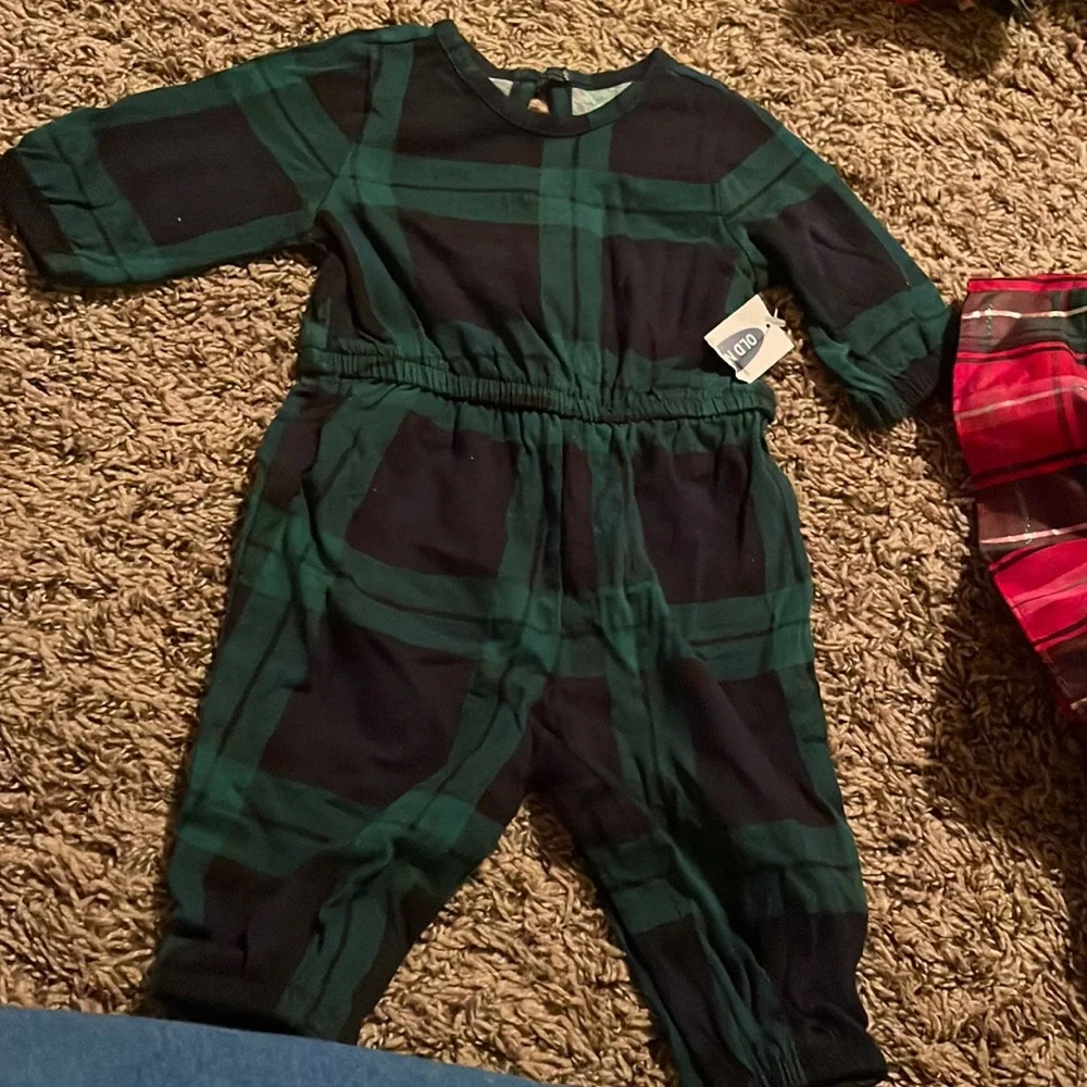 Outfit - Picture 1 of 1